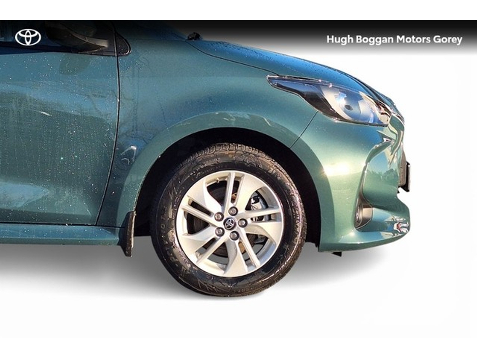 2025 Toyota Yaris YARIS HYBRID 1.5 LUNA