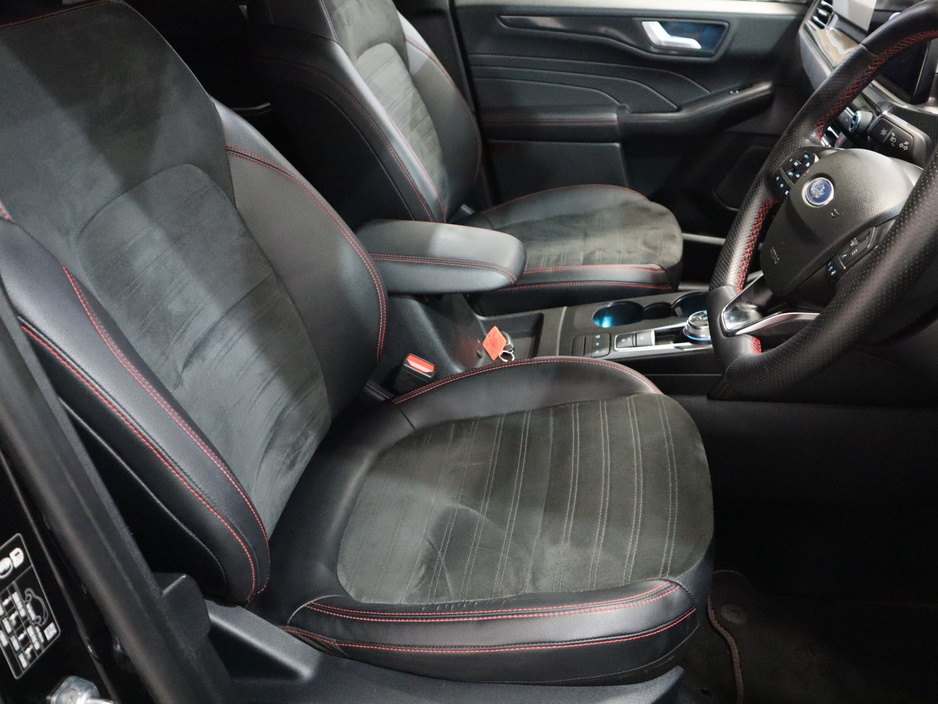 2022 Ford Kuga - image 26