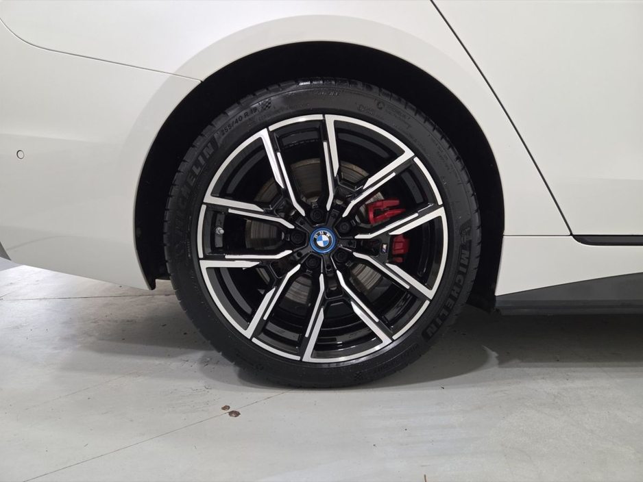 2022 BMW i4 - image 14