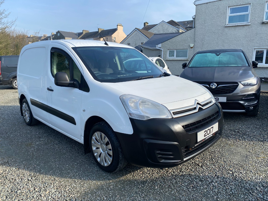 2017 Citroen Berlingo - image 25