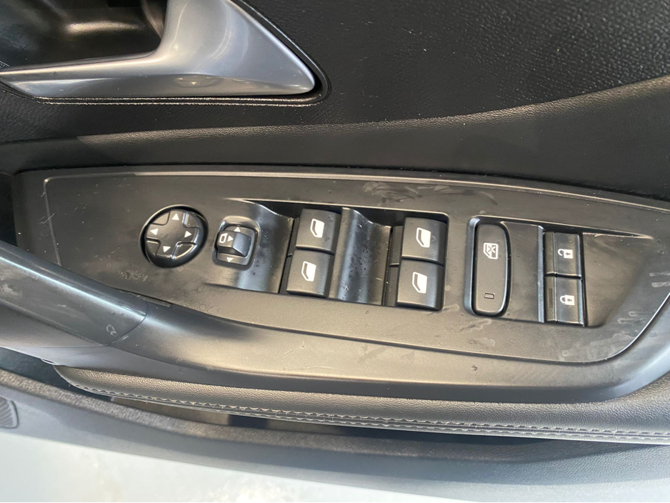 2023 Peugeot 408 - image 18