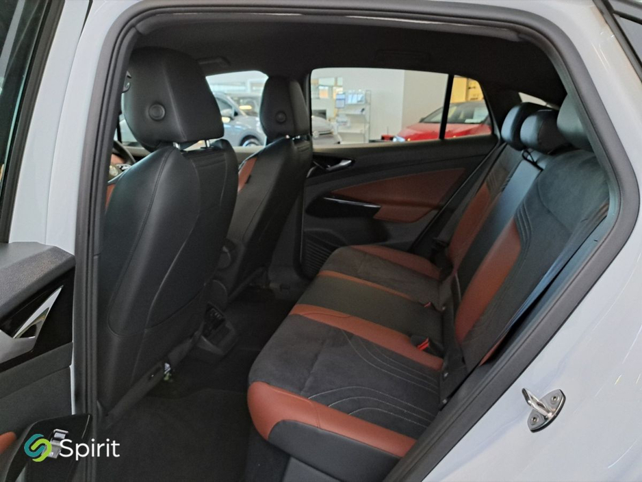2023 Volkswagen ID.5 - image 5