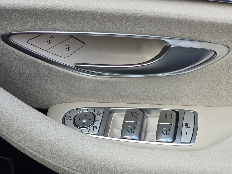 2018 Mercedes-Benz E Class - image 10