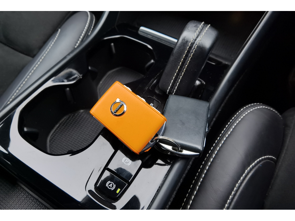 2021 Volvo XC40 1.5 T4 R-DESIGN RECHARGE - FINANCE AVAILABLE - CALL US TODAY ON 01 492 6566 OR 087-092 5525 €24,950