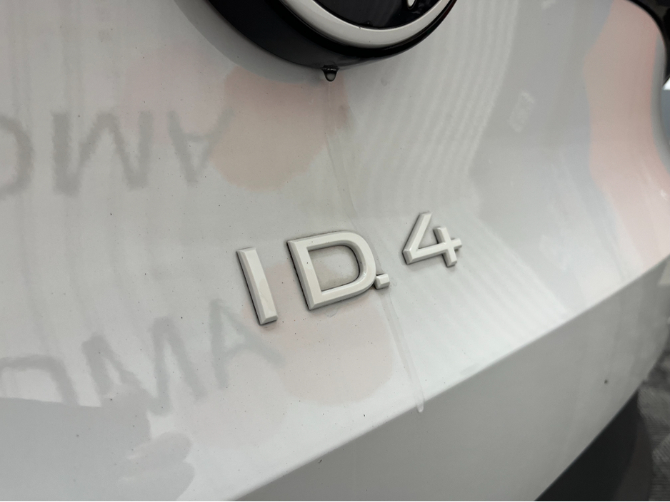 2022 Volkswagen ID.4 €26950 2022 VOLKSWAGEN ID.4 PRO LAUNCH EDITION AUTOMATIC / CRUISE CONTROL / 360° CAMERA / ELECTRIC MEMORY & HEATED SEATS / APPLE CARPLAY / AMBIENT LIGHTS / PANORAMIC SUNROOF €26,950