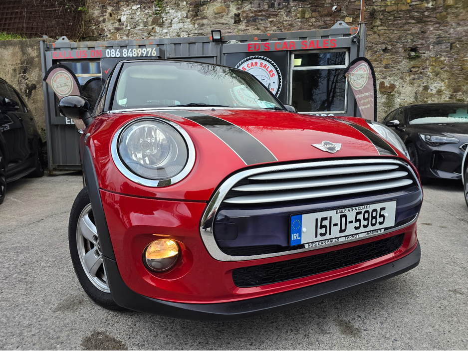 2015 MINI Hatch - image 2