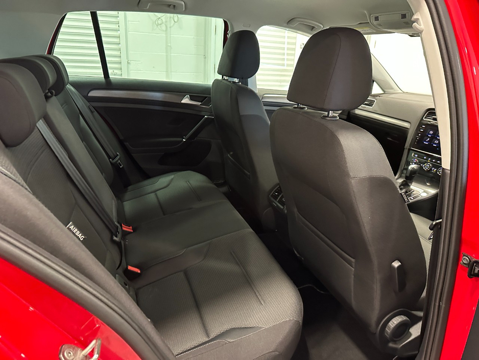 2020 Volkswagen Golf - image 36