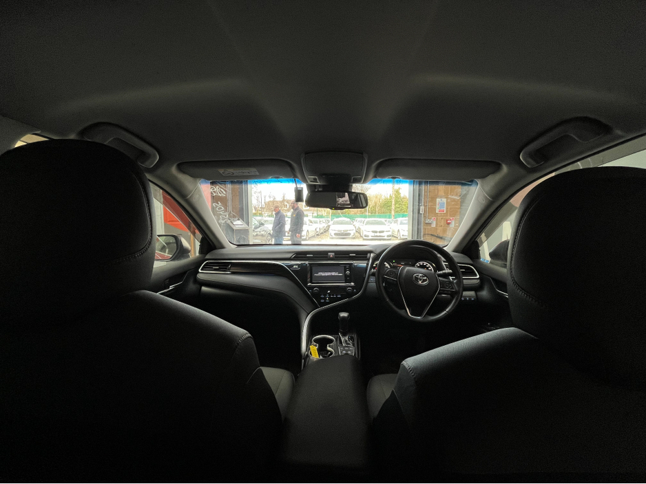 2018 Toyota Camry - image 14