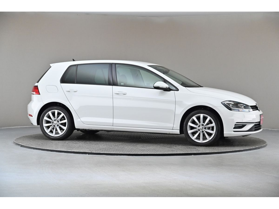 2018 Volkswagen Golf - image 10