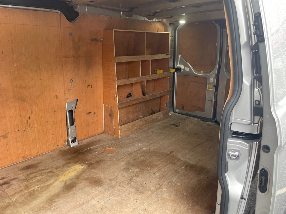 2021 Ford Transit Custom - image 10