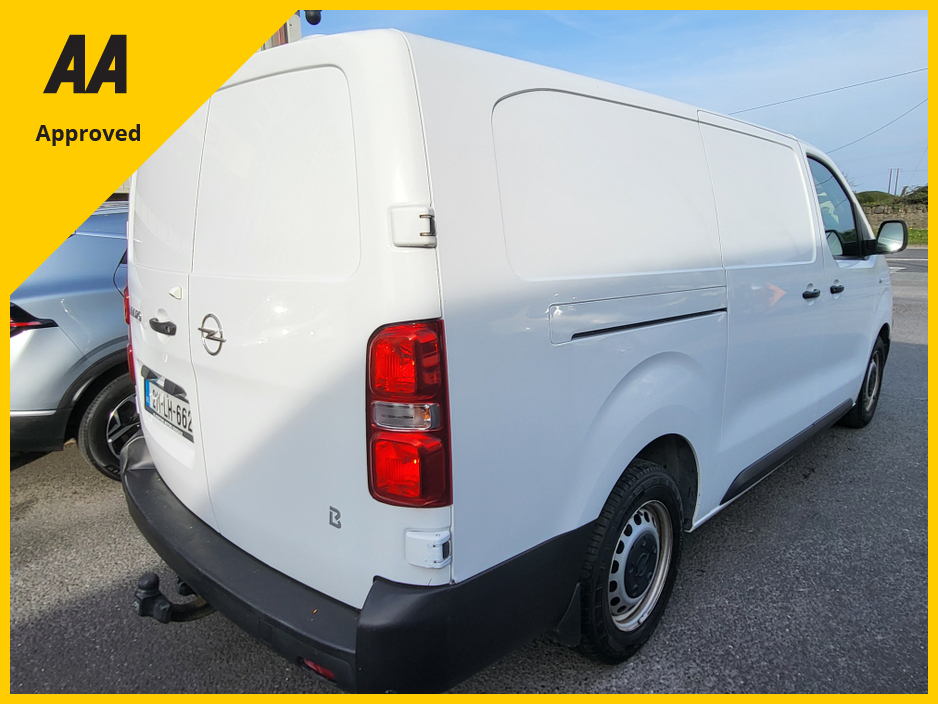 2021 Opel Vivaro - image 7