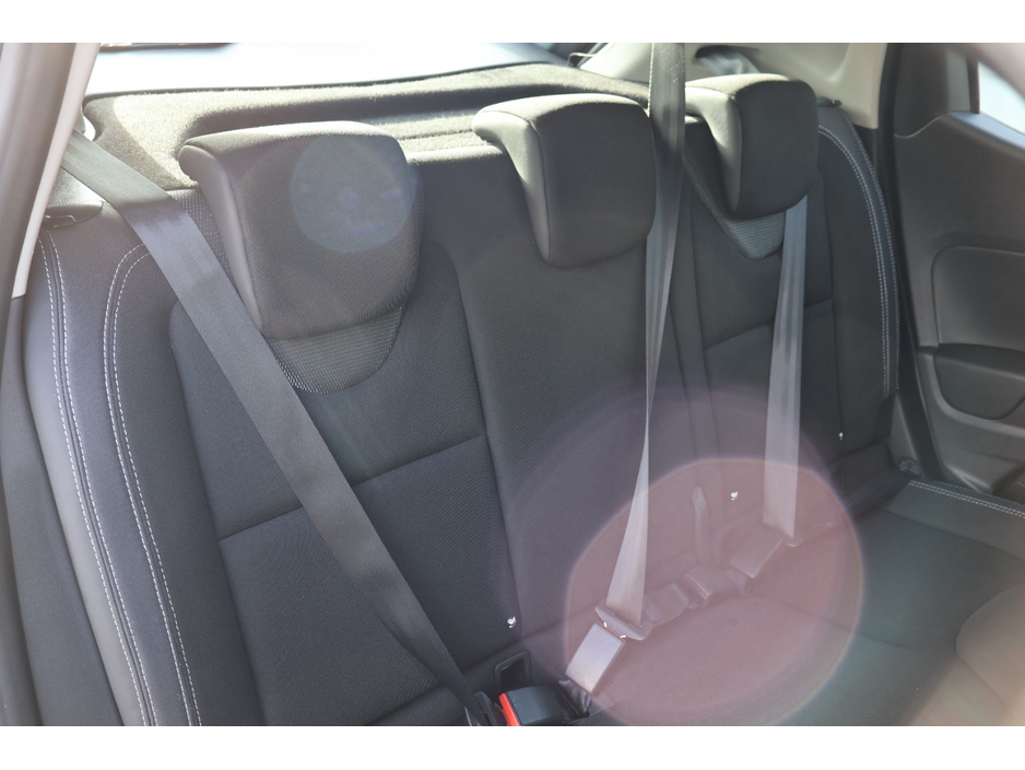 2017 Renault Clio - image 24