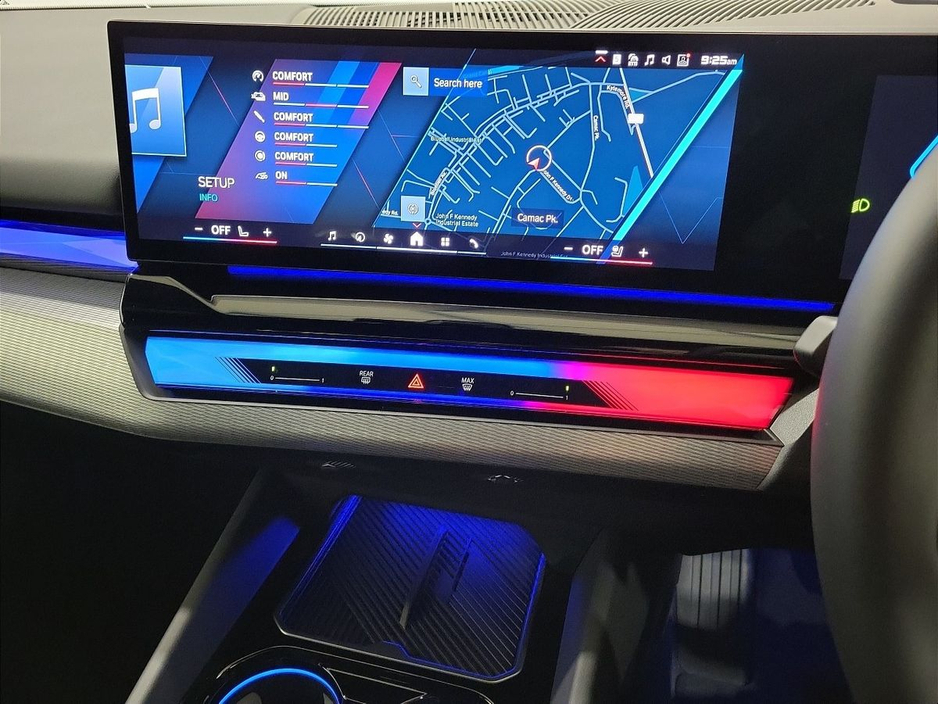 2025 BMW M5 M5 Phev Auto Entry 4.4 727 xDrive 22.1 kWh PHEV 197BHP /145 kw Step-tronic Auto Start/Stop