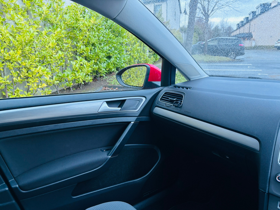 2015 Volkswagen Golf  €12,950