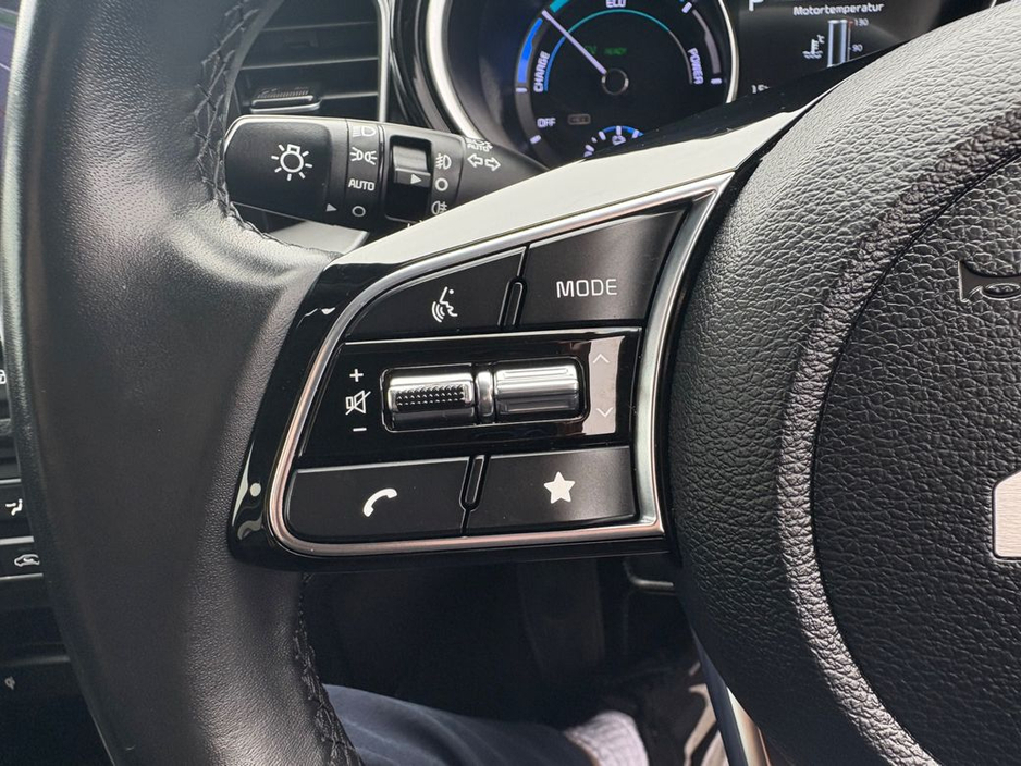 2023 Kia XCeed - image 15