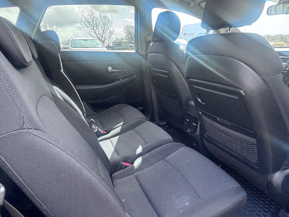 2015 Kia Carens - image 11