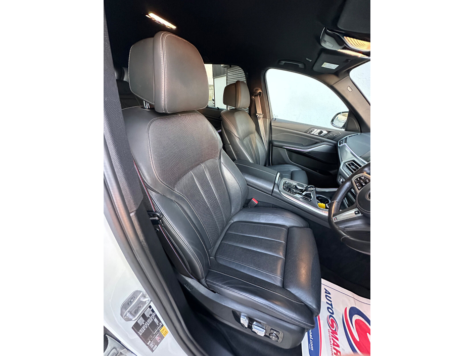 2020 BMW X5 - image 24