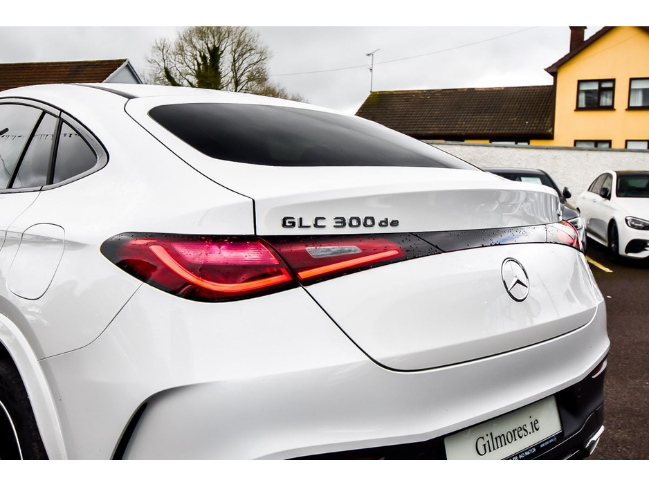 2025 Mercedes-Benz GLC Class - image 9