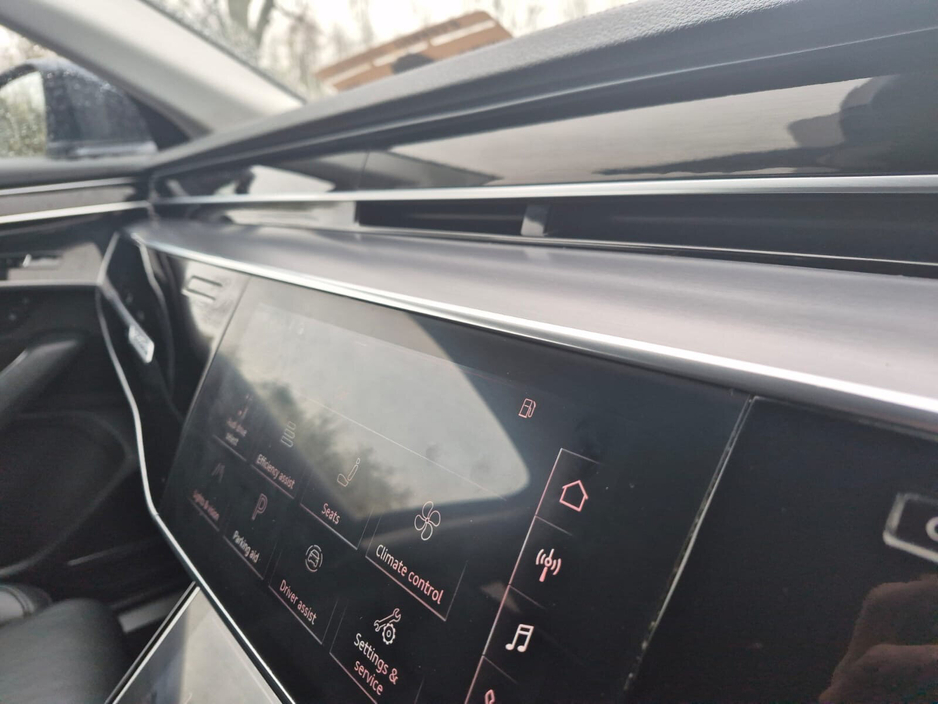 2019 Audi A8 - image 26