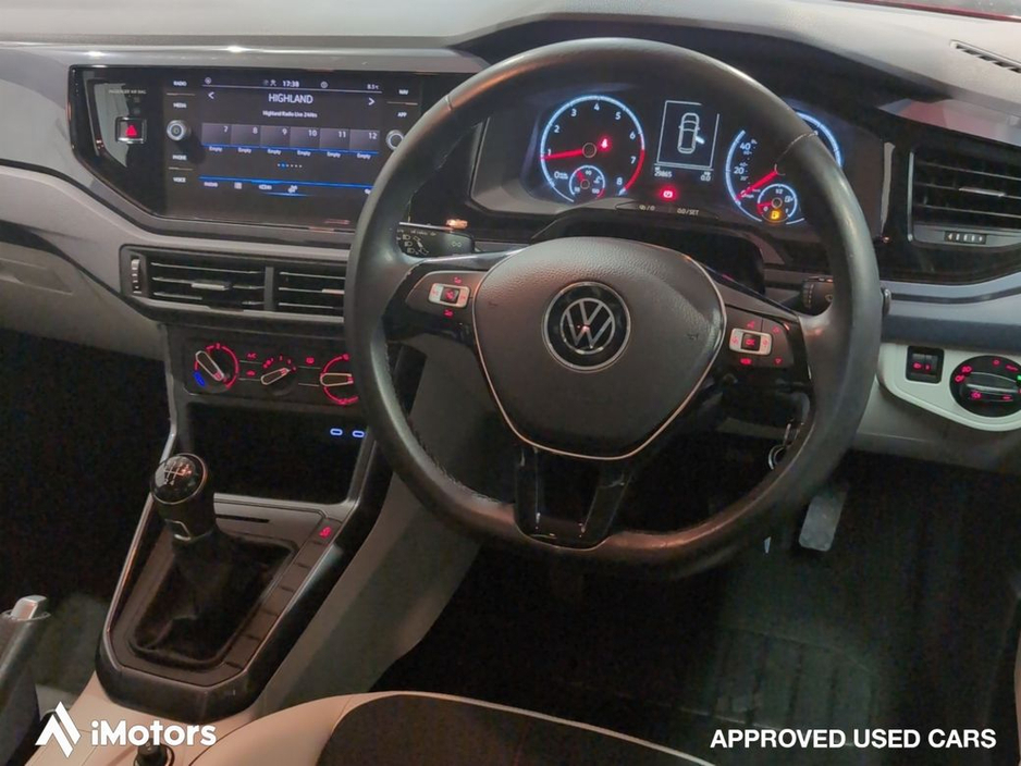 2021 Volkswagen Polo - image 6