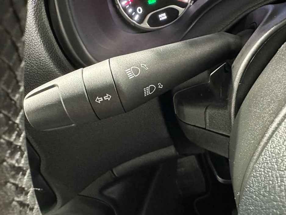 2024 Jeep Renegade - image 16