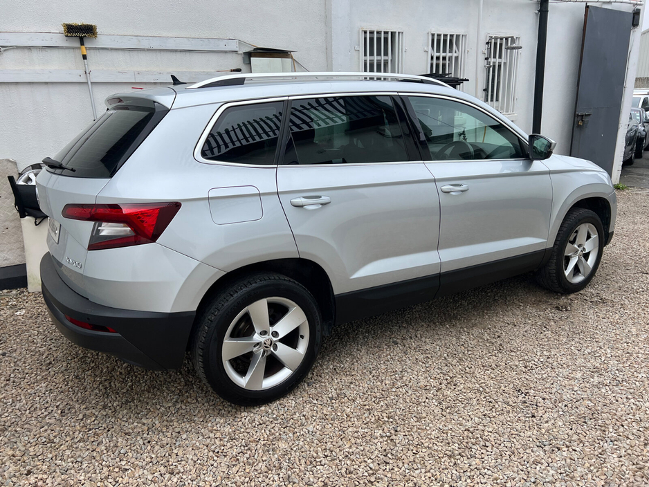 2018 Skoda Karoq - image 10