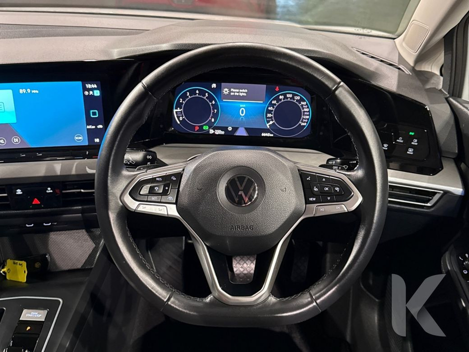 2022 Volkswagen Golf - image 14