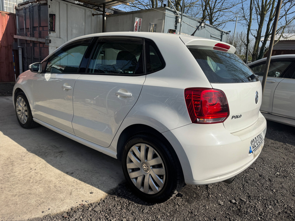 2013 Volkswagen Polo - image 4