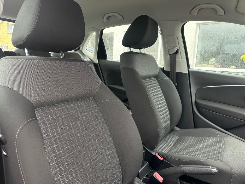 2017 Volkswagen Polo - image 18