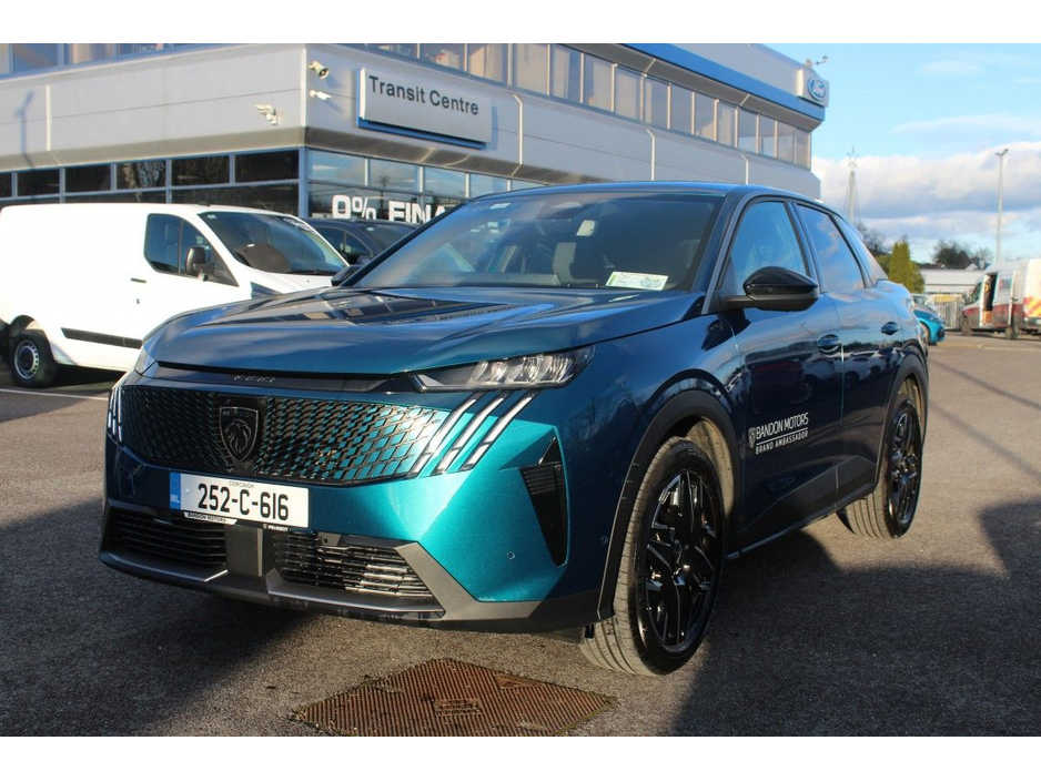 2025 Peugeot 3008 1.2 MHEV 145bhp eDCS6 Allure €41,950