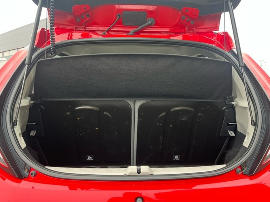 2021 Toyota Aygo - image 10