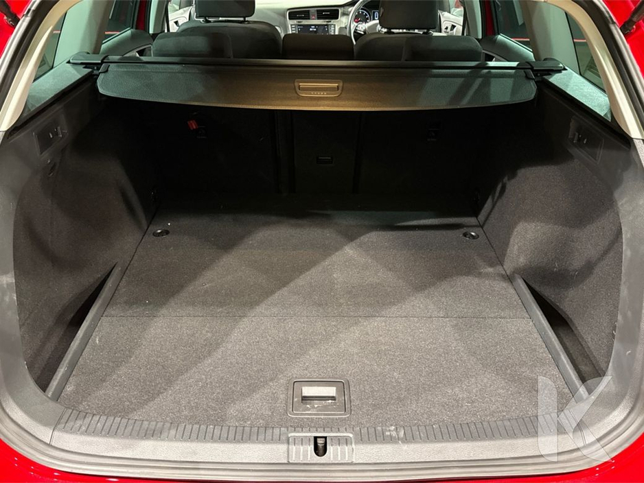 2016 Volkswagen Golf - image 13