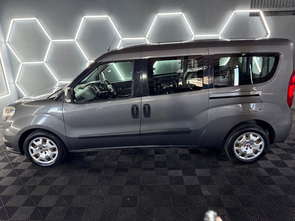 2017 Fiat Doblo - image 13