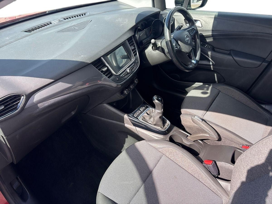 2022 Opel Crossland - image 4