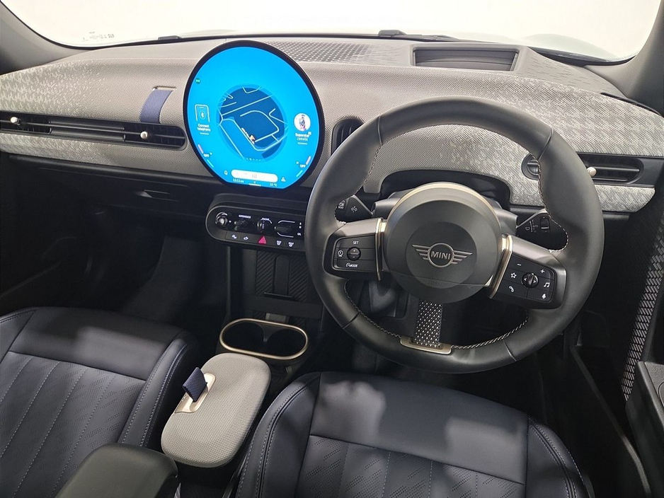 2024 MINI Hatch - image 6