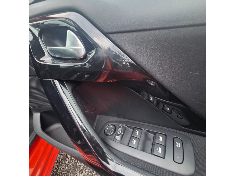 2017 Peugeot 208 1.2 PureTech 68bhp Access 3 dr €9,950