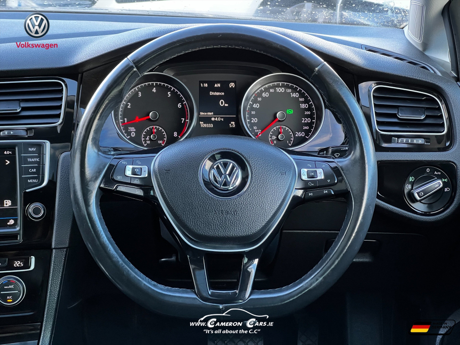 2016 Volkswagen Golf - image 29