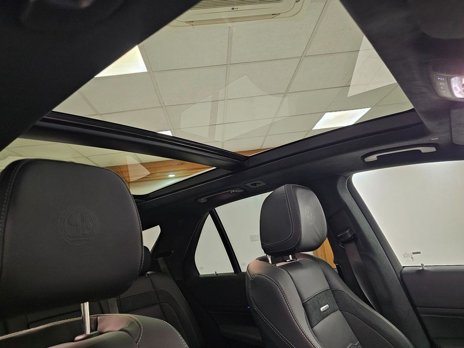 2025 Mercedes-Benz GLE Class - image 15