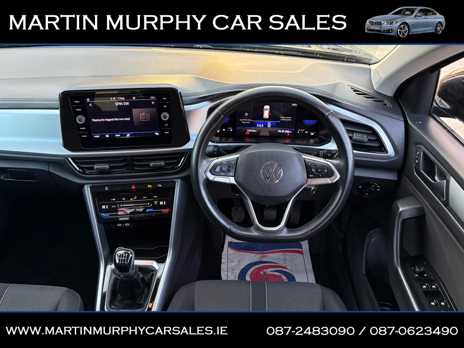 2024 Volkswagen T-Roc - image 12