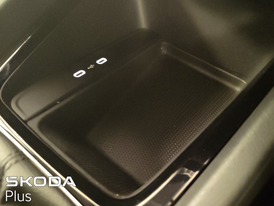 2023 Skoda Octavia - image 35