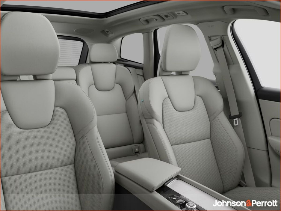 2026 Volvo XC60 T6 350 AWD PHEV Ultra Bright - Onyx Black Metallic €85,295