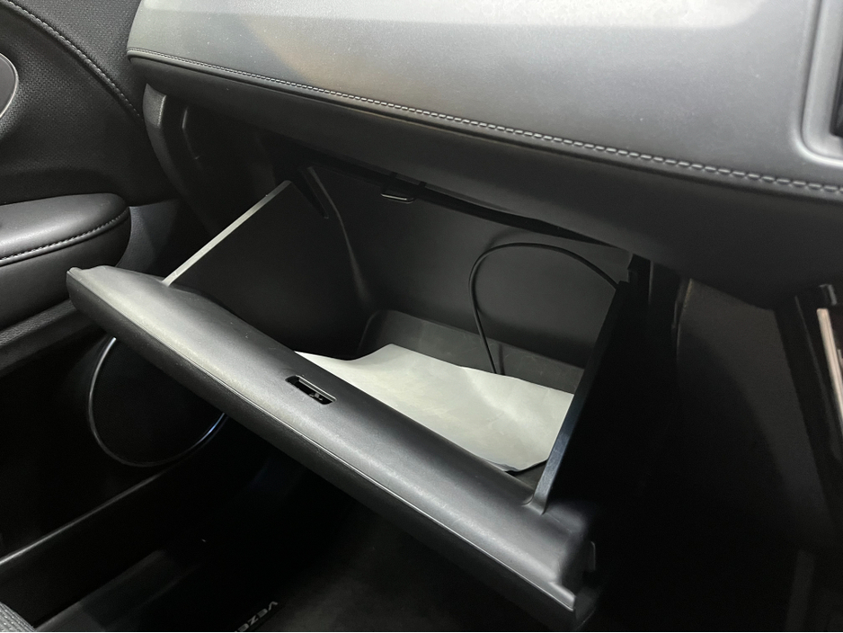 2017 Honda Vezel €16950 2017 HONDA VEZEL HYBRID Z SENSING 1.5 AUTOMATIC / CRUISE CONTROL / REVERSE CAMERA / HEATED SEATS / PADDLE SHIFTERS AND MORE €16,950