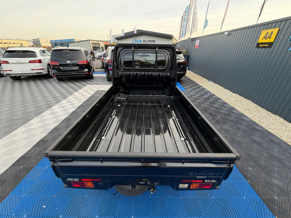 2019 Daihatsu Fourtrak - image 7