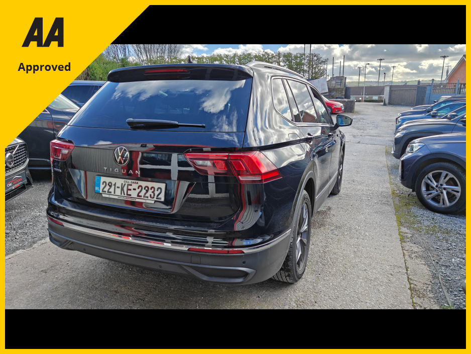 2022 Volkswagen Tiguan - image 14