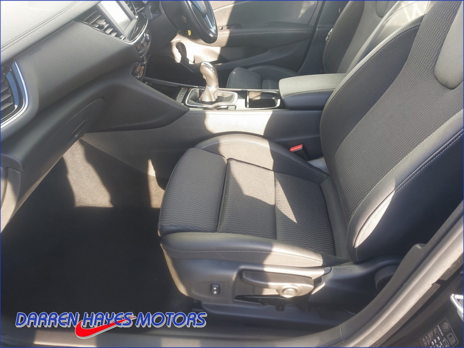 2021 Opel Insignia - image 8