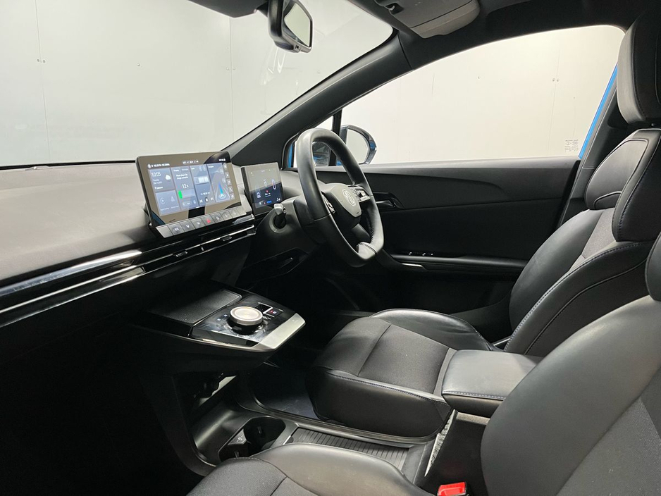 2023 MG 4 Trophy 64kWh Long Range 203PS - Reversing Camera - Sat Nav - Climate Control - Heated Seats - Keyless Start - Apple CarPlay/Android Auto €21,650
