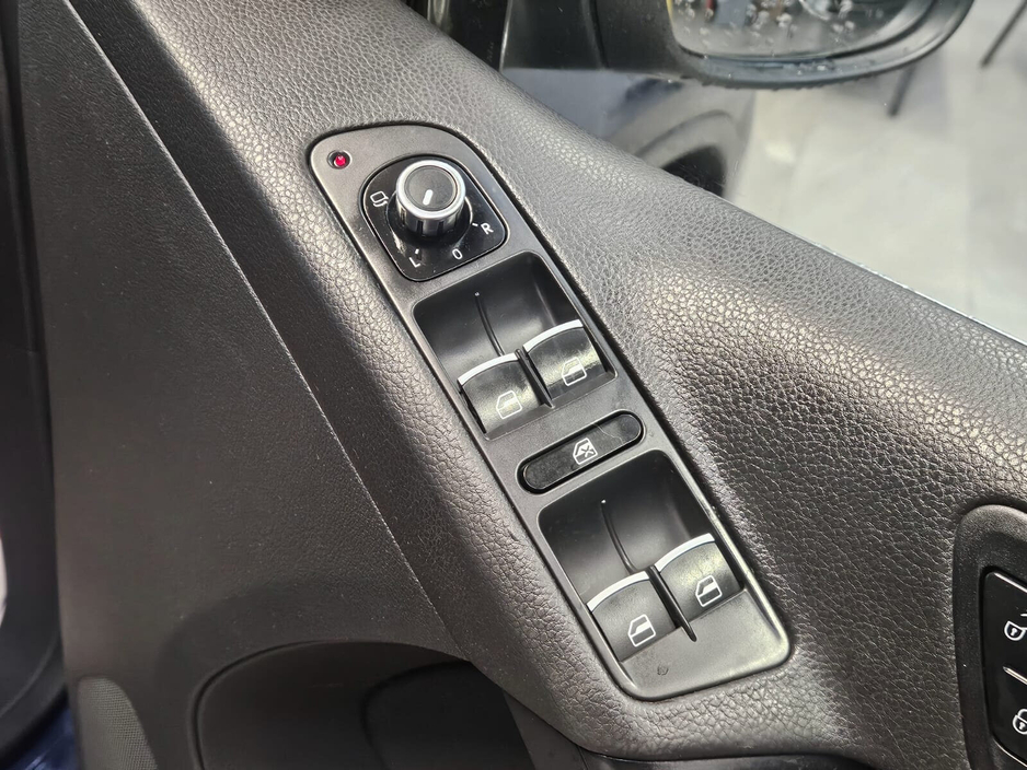 2013 Volkswagen Tiguan - image 6