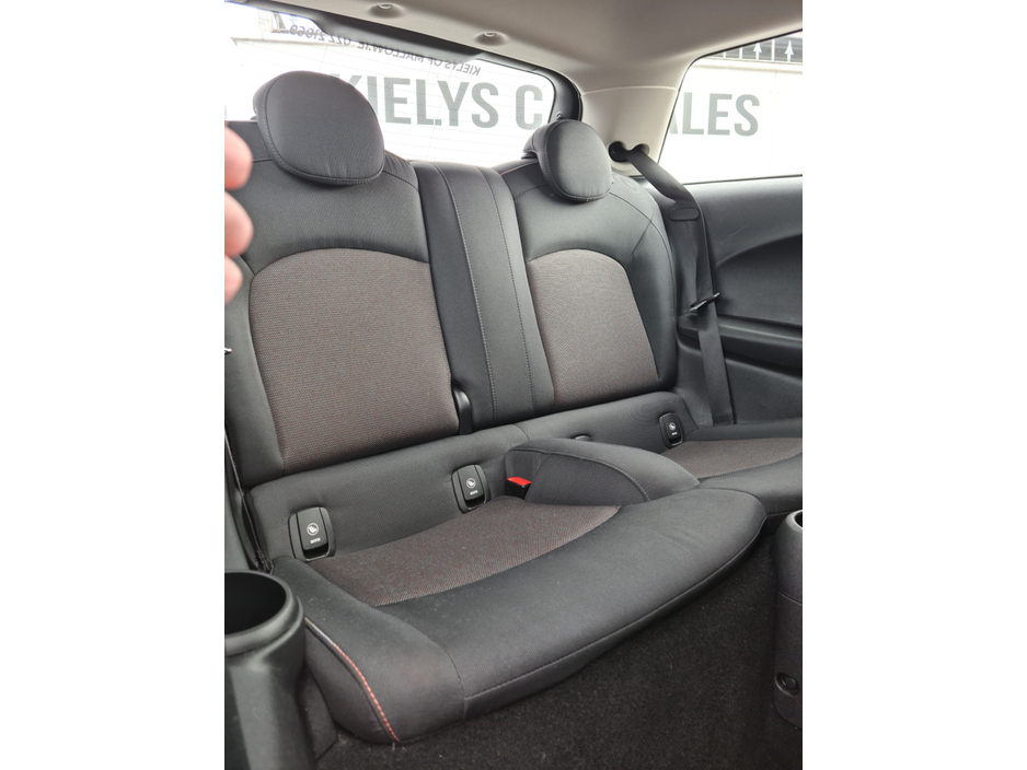 2018 MINI Hatch - image 9