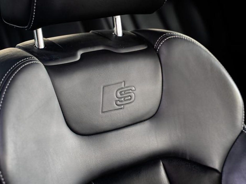 2021 Audi Q7 - image 12