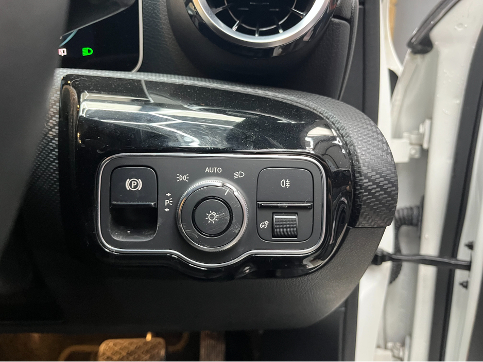 2019 Mercedes-Benz A Class €23950! 2019 MERCEDES-BENZ A200D 2.0 AUTOMATIC / CRUISE CONTROL / REVERSE CAMERA / ELECTRIC MEMORY & HEATED SEATS / PADDLE SHIFTERS AND MORE €23,950